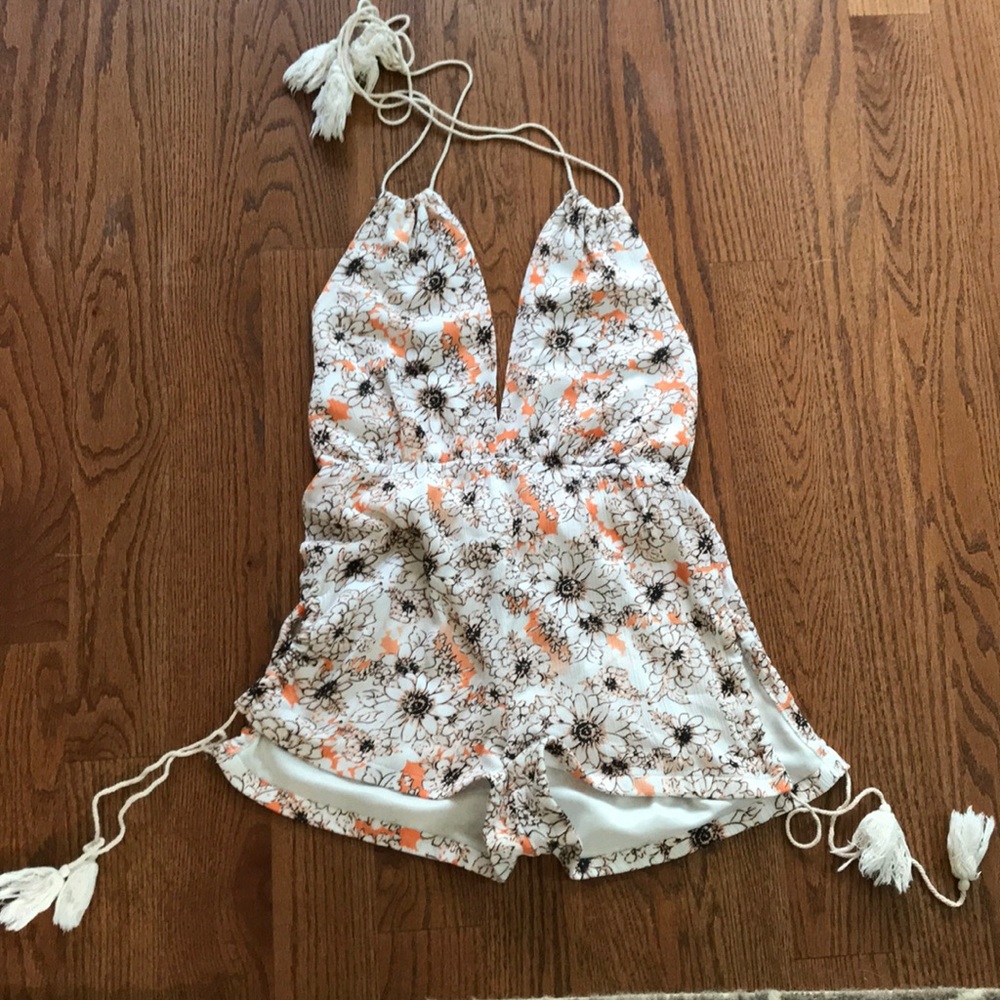 CUTE unique white and orange romper